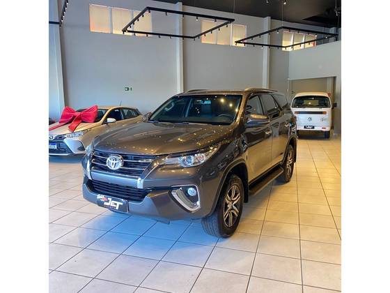 TOYOTA HILUX SW4 2.7 SRV 7 LUGARES 4X2 16V FLEX 4P AUTOMÁTICO